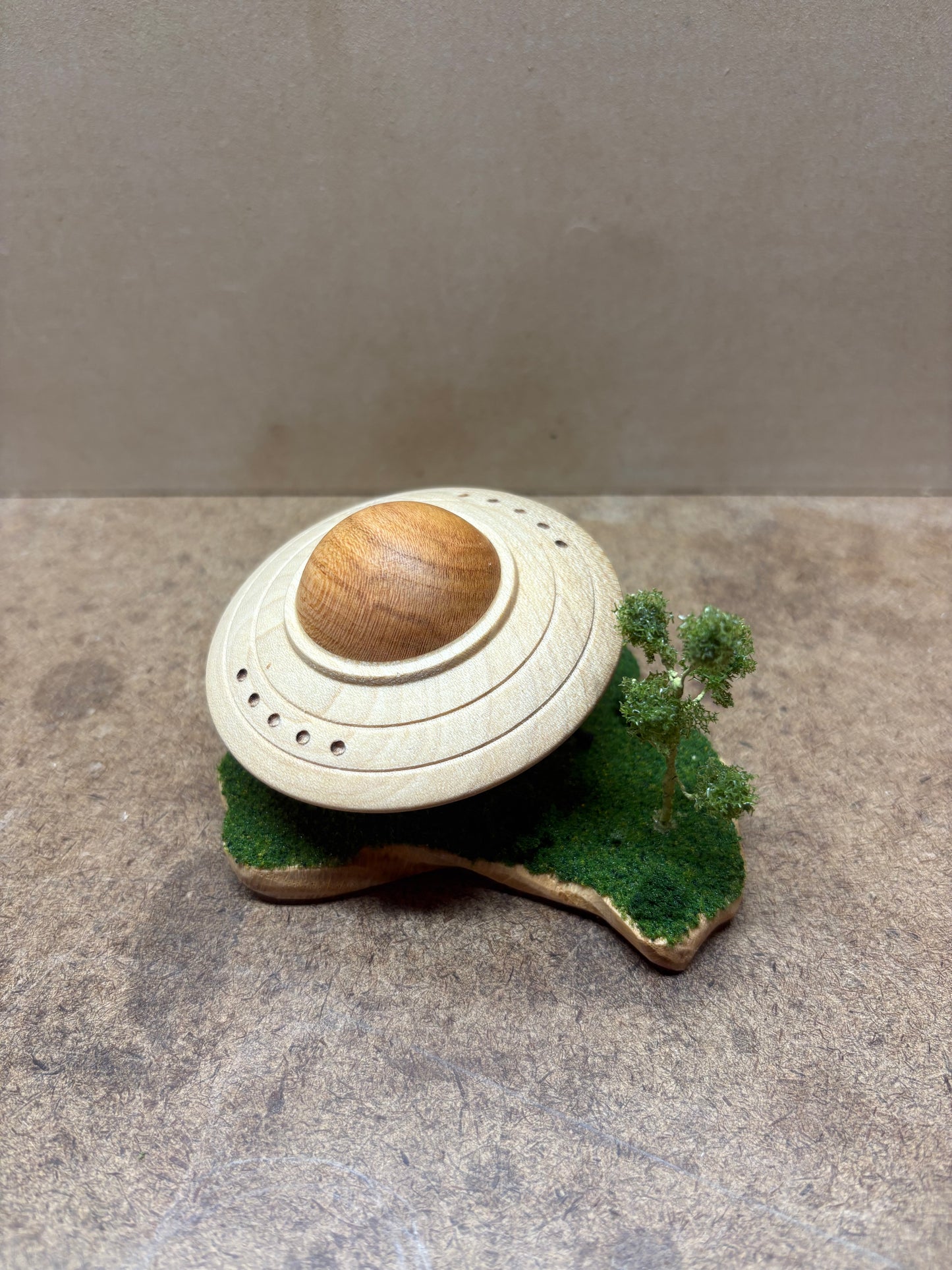 Mini UFO Landing