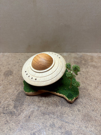 Mini UFO Landing
