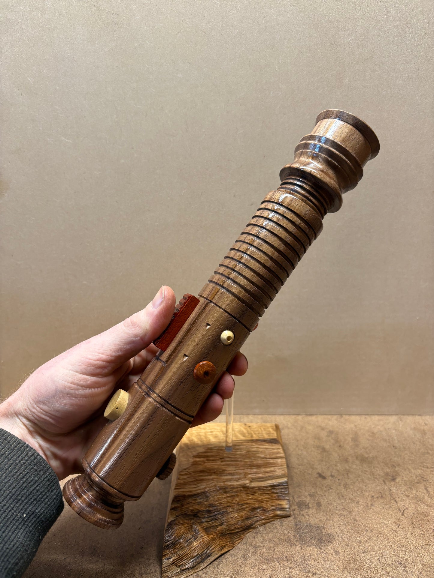 Walnut Ki-Adi Mundi