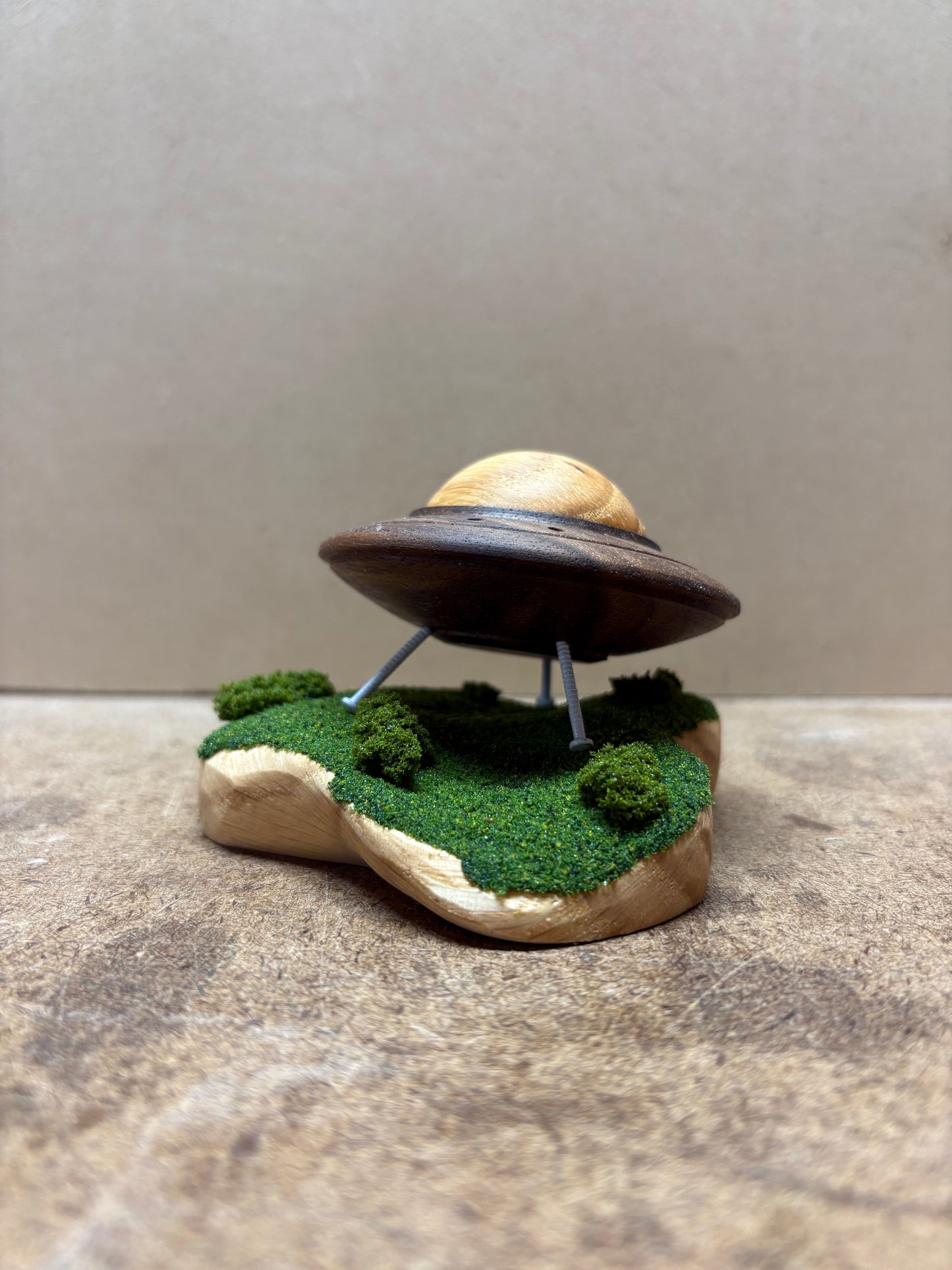 Mini UFO Landing