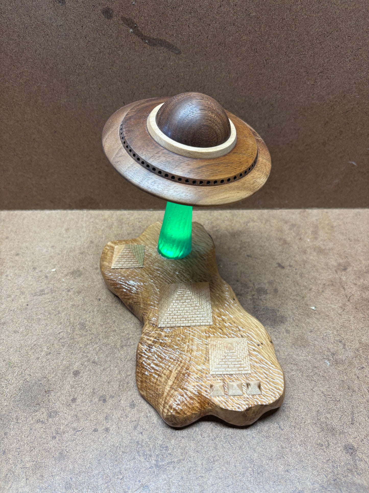 UFO over the Pyramids