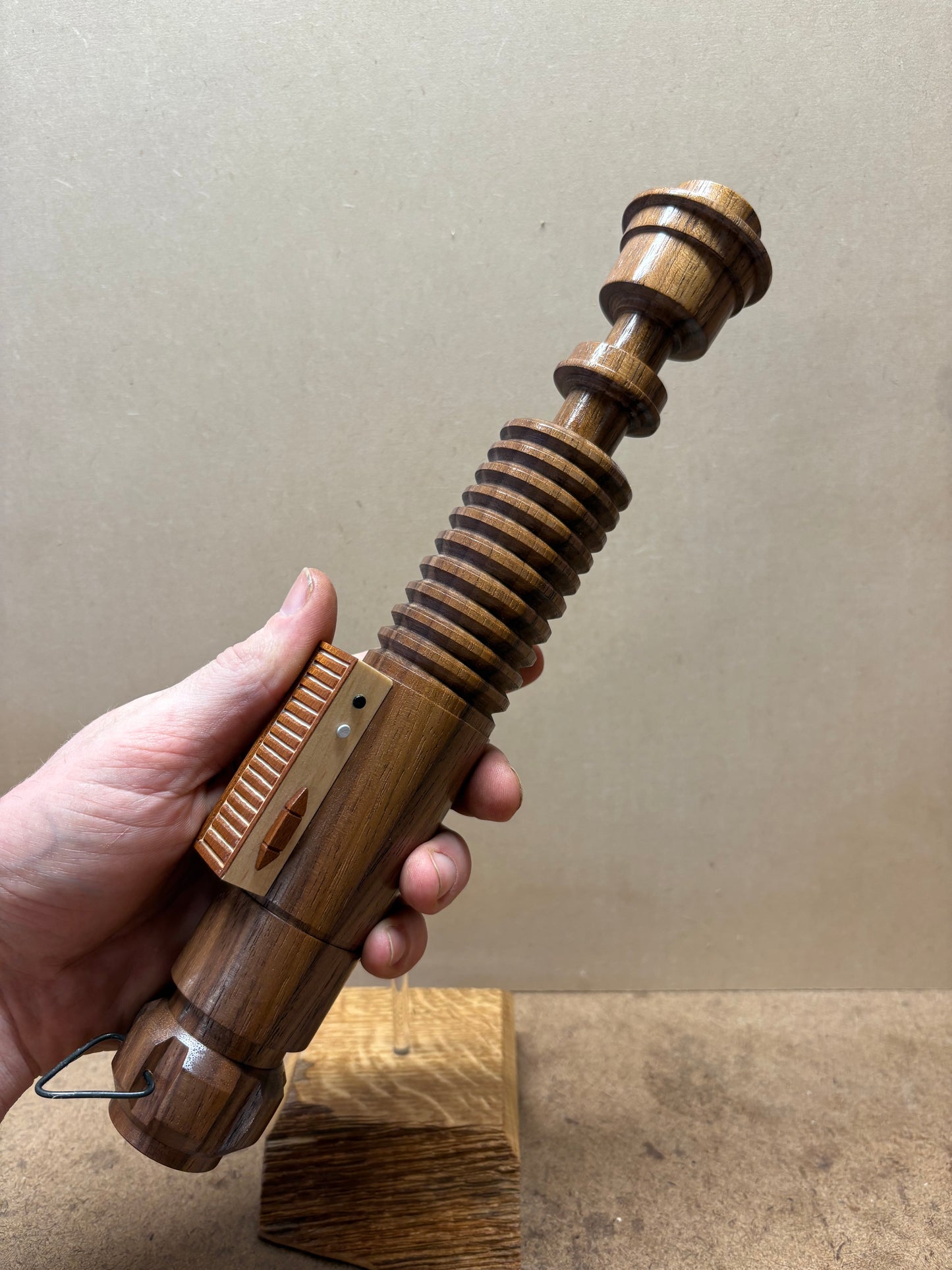 Luke’s Hilt (Walnut)
