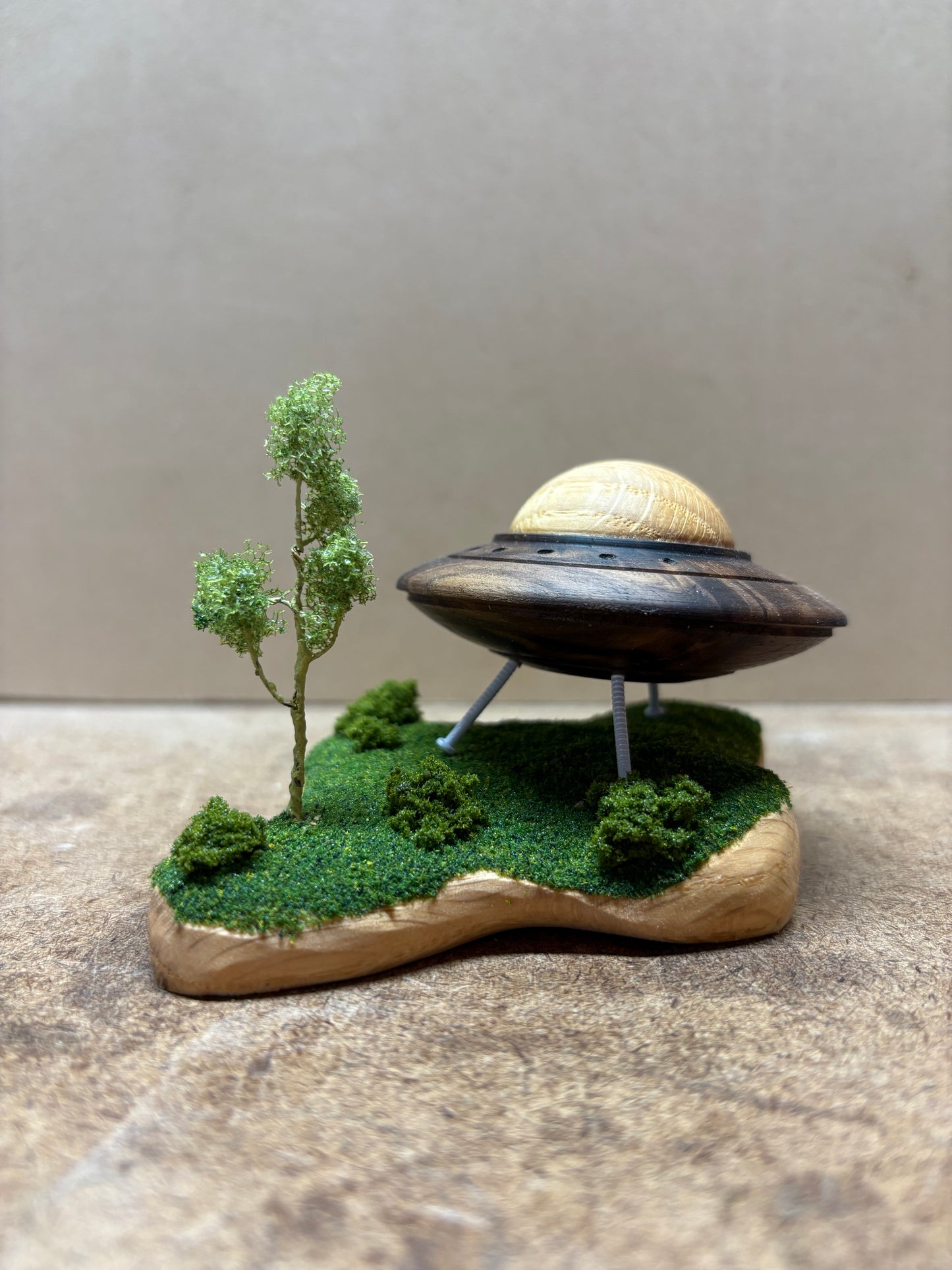 Mini UFO Landing