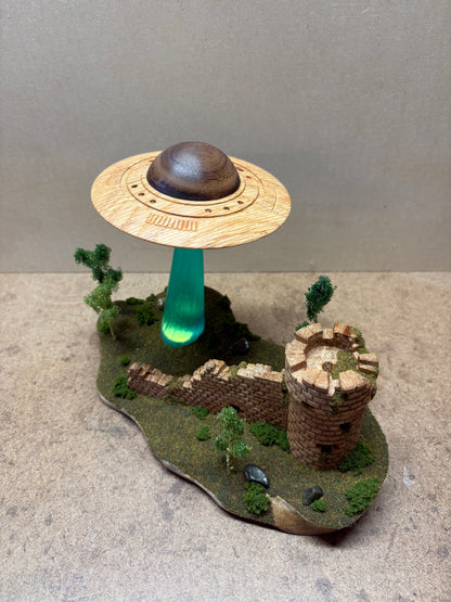 Castle Wall UFO (1/2)