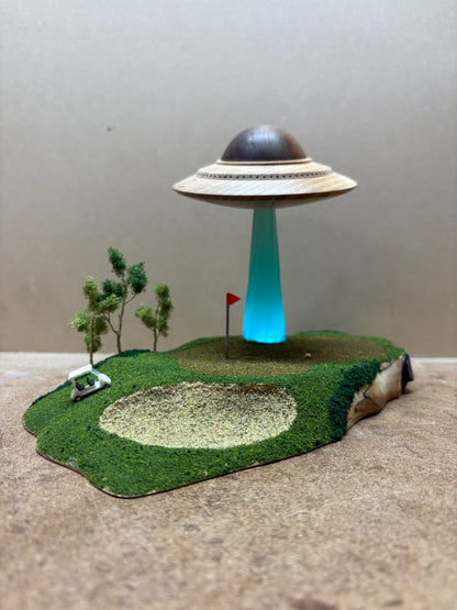 UFO makes Par