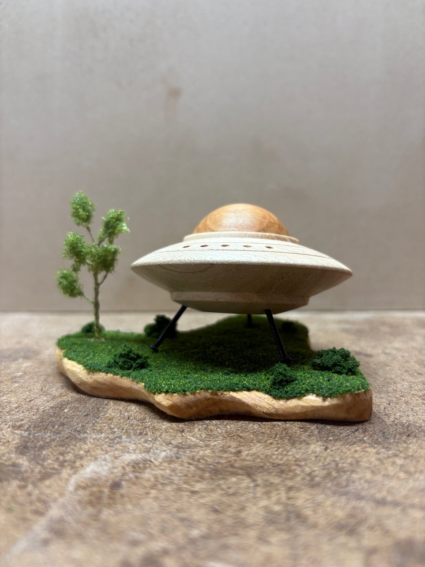 Mini UFO Landing