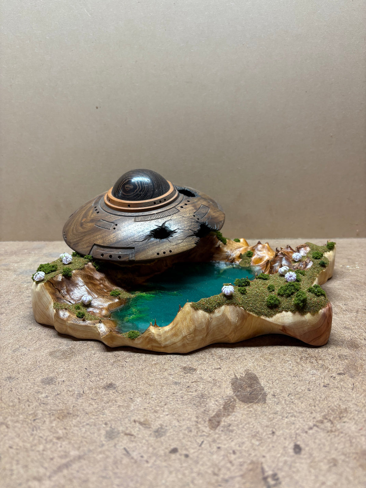 UFO Crashed on Alien World