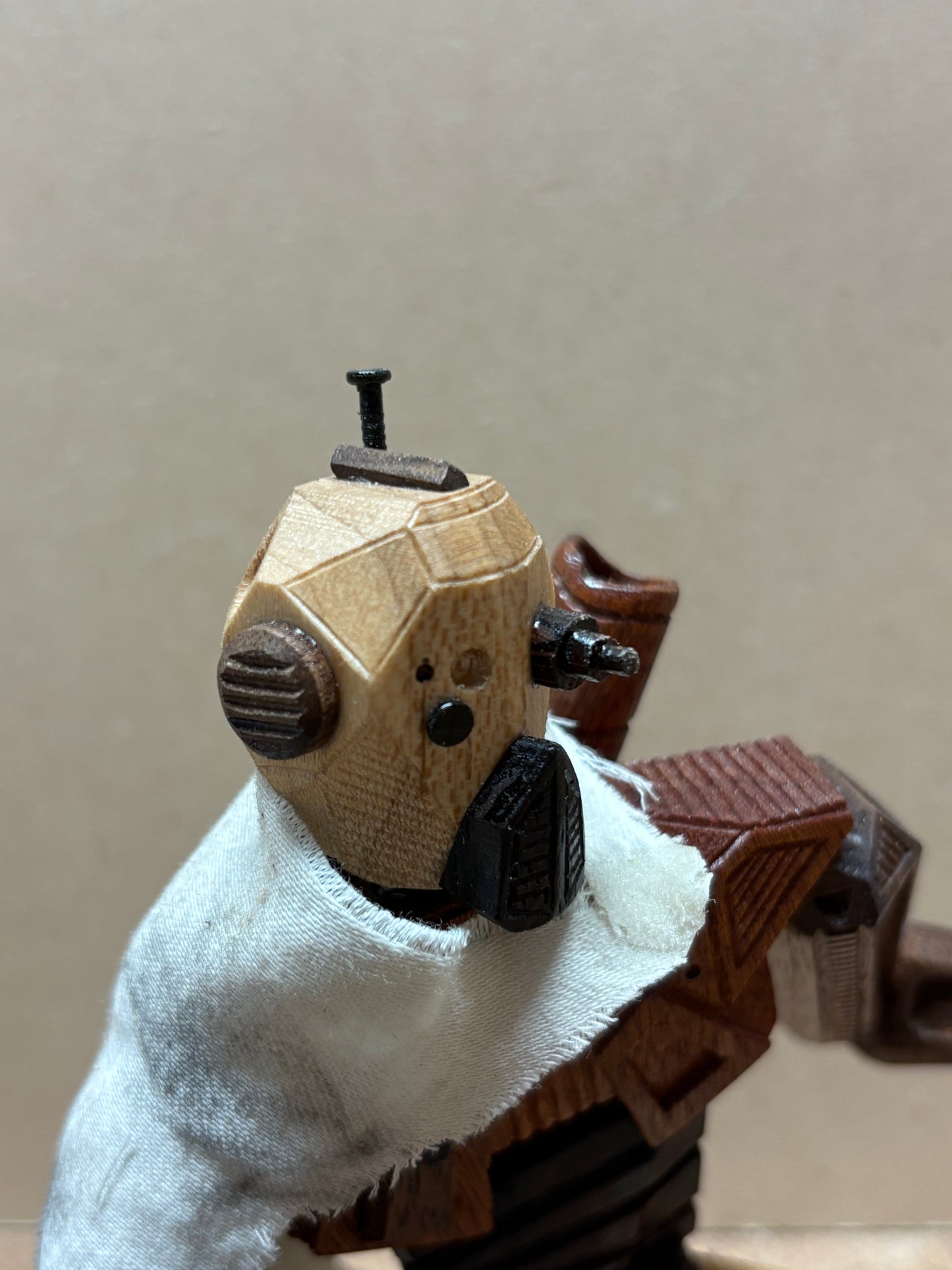 Deadroot the Tracker Bot