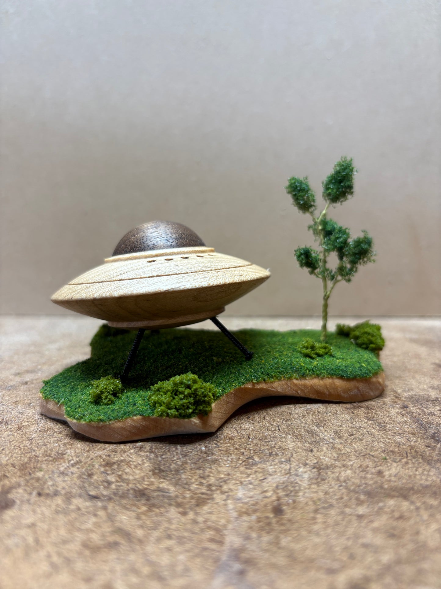 Mini Landed UFO