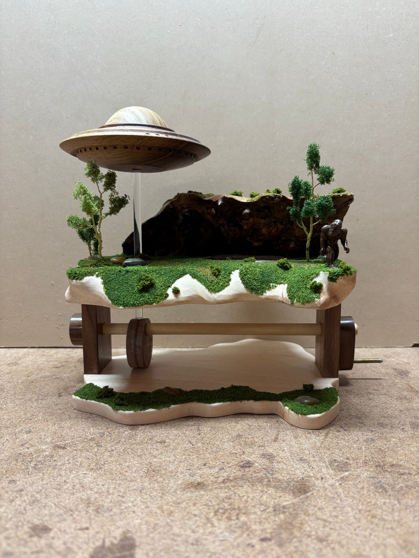 Mechanical “Bigfoot’s Cavern” UFO