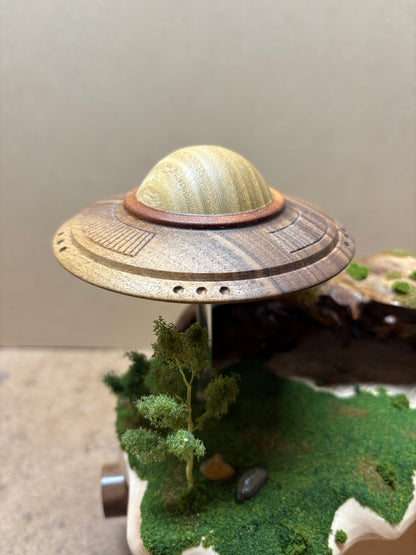 Mechanical “Bigfoot’s Cavern” UFO