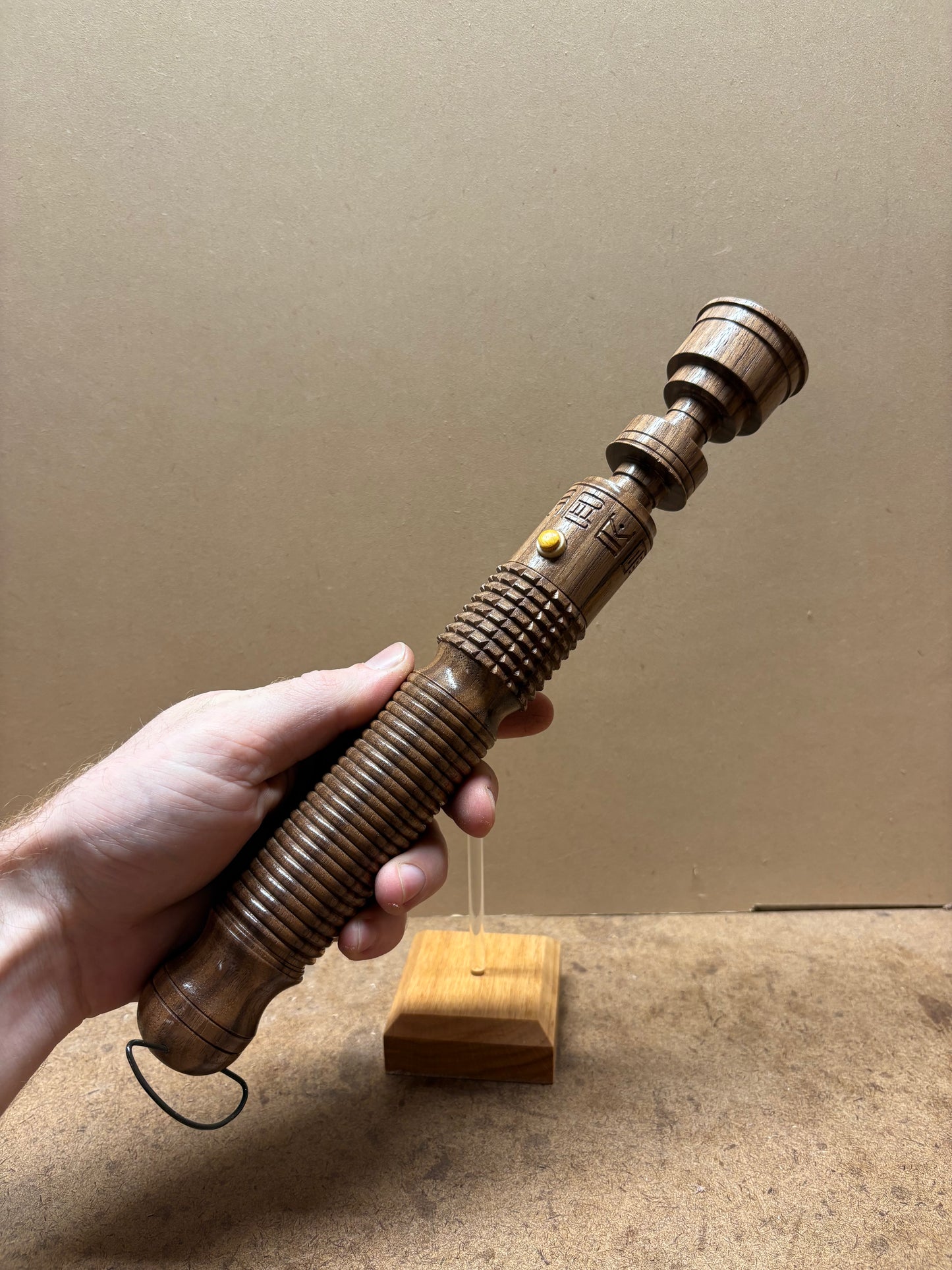 Eno Cordova’s Hilt