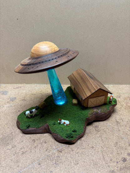 Aliens over the Farm, Moo!