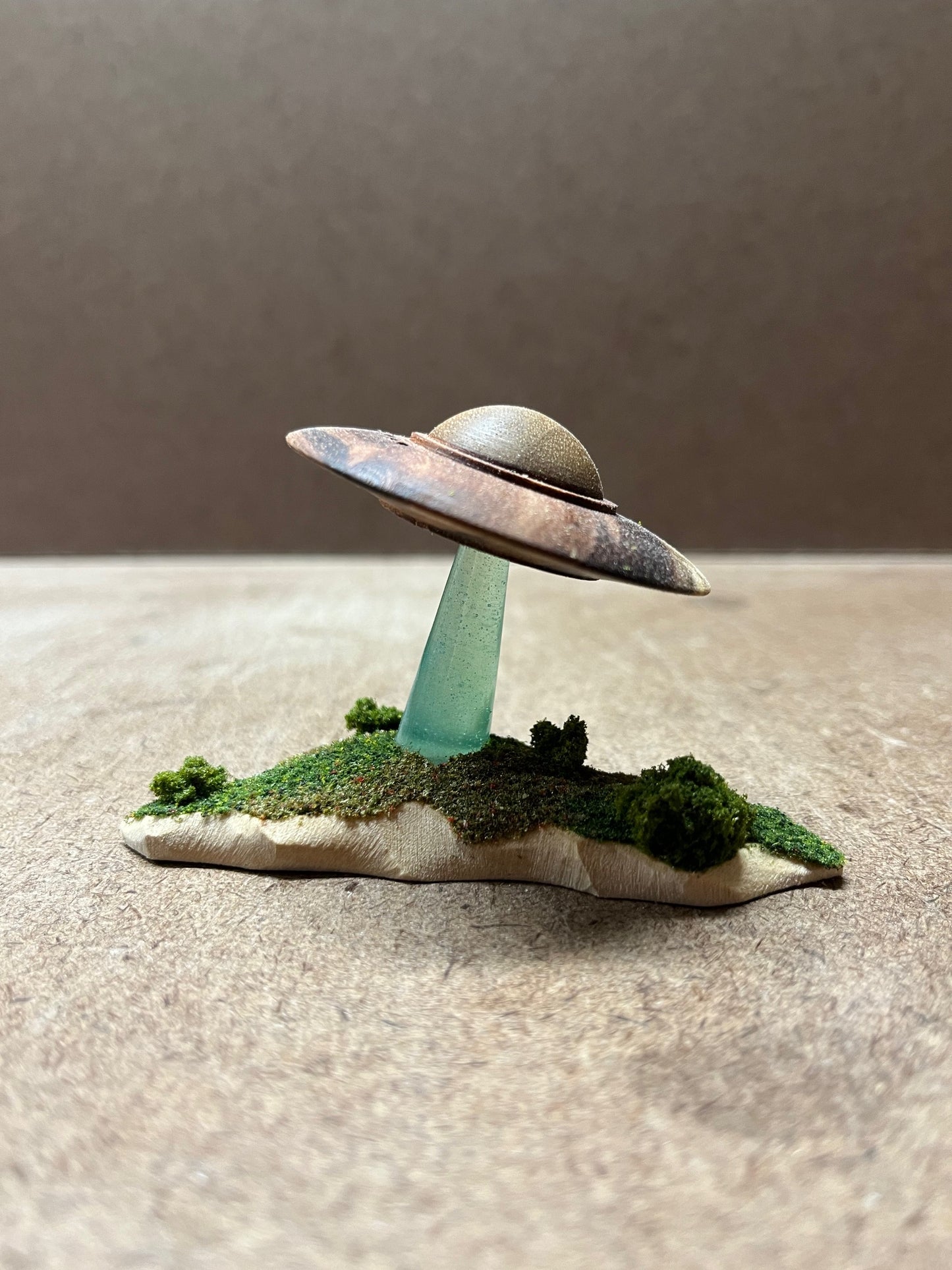 Mini UFO (with base)